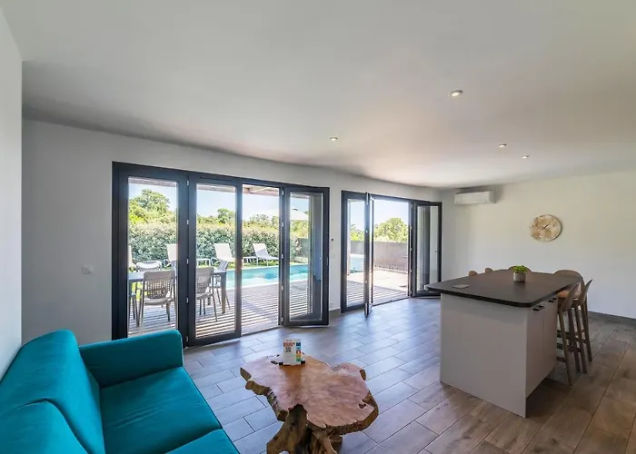 Hotel apartamentowy Pierre & Premium Les Terrasses D'arsella 5*