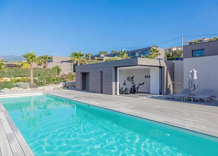 Hotel apartamentowy Pierre & Premium Les Terrasses D'arsella 5*