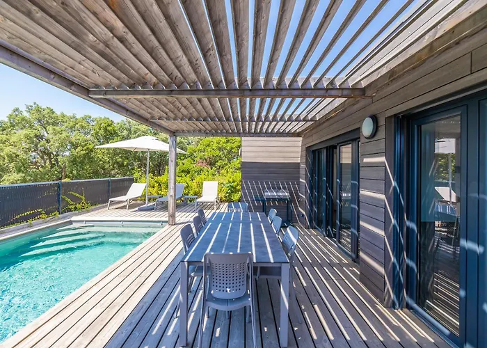 Hotel apartamentowy Pierre & Premium Les Terrasses D'arsella 5*